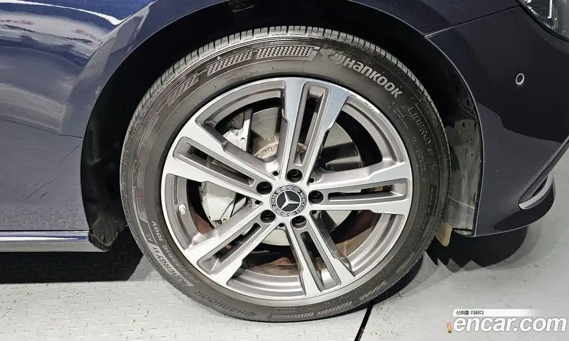 Mercedes-Benz E-Class 2022 2.0 Автомат в Москве № 137644, фото 12