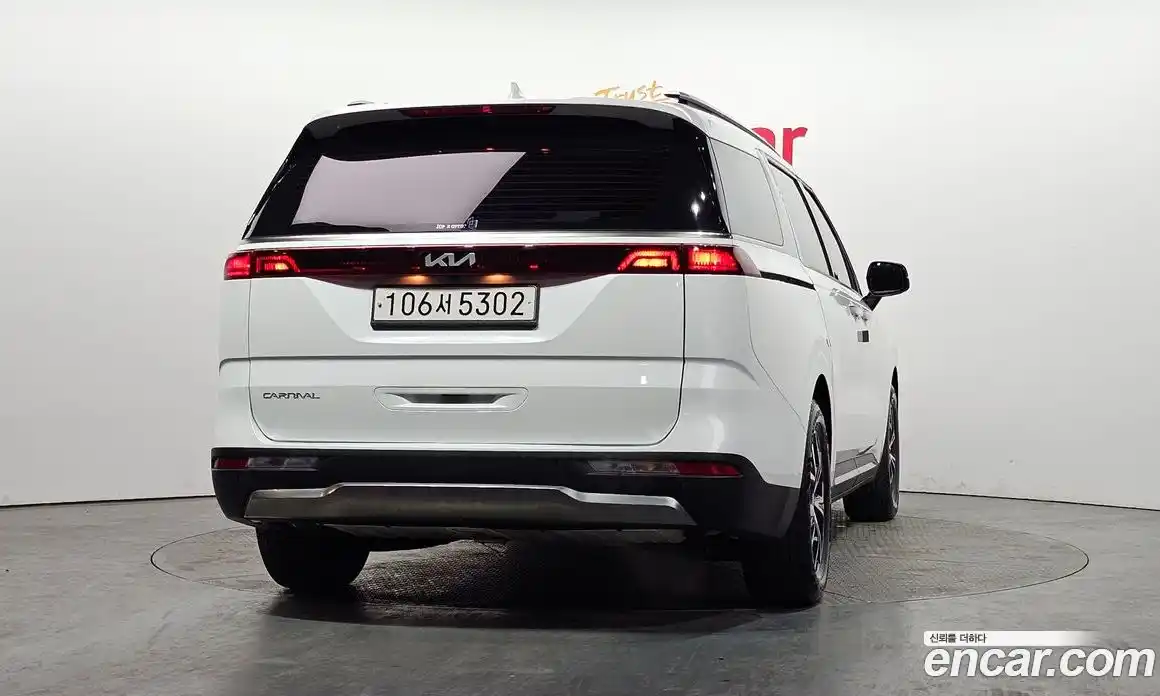 Kia Canival 2023 3.5 Автомат в Москве № 13930, фото 18