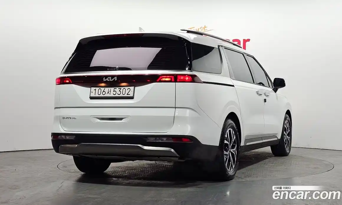 Kia Canival 2023 3.5 Автомат в Москве № 13930, фото 20