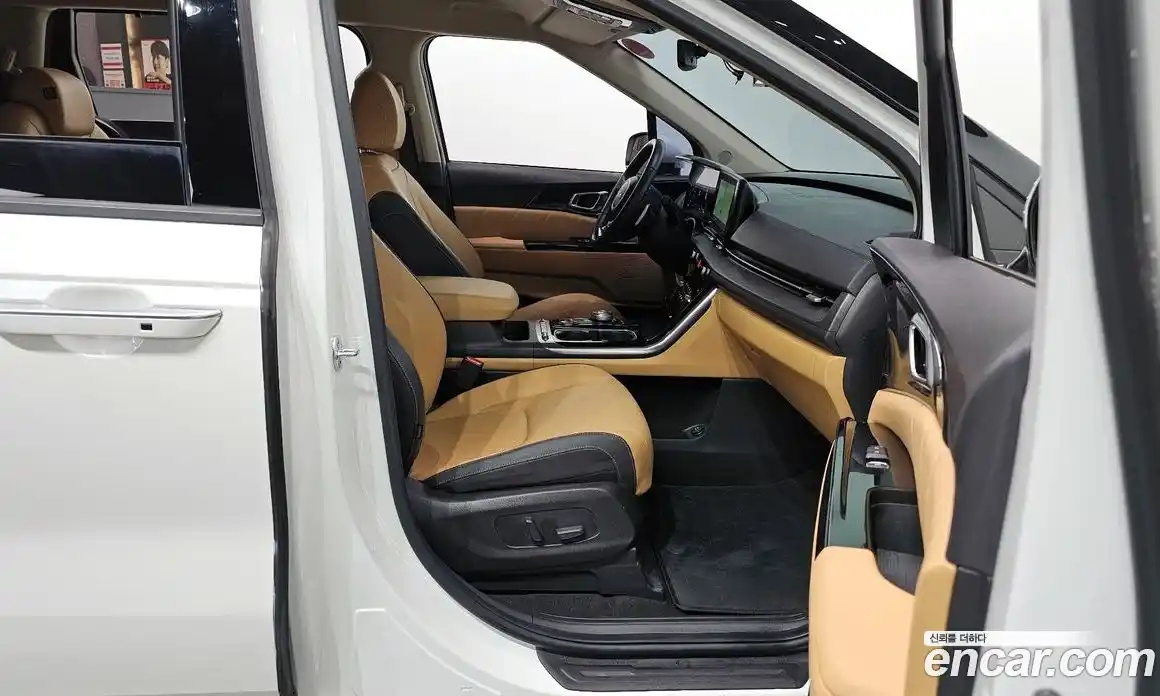 Kia Canival 2023 3.5 Автомат в Москве № 13930, фото 3