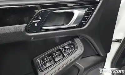 Porsche Macan 2017 3.0 Автомат в Москве № 146417, миниатюра 11