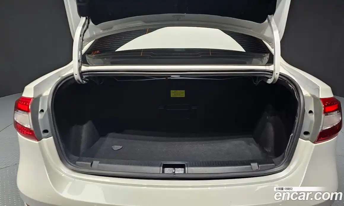 Renault SM3 2015 1.6 Автомат в Москве № 149520, фото 17