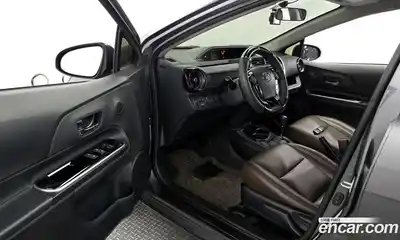 Toyota Prius 2018 1.5 Автомат в Москве № 155650, миниатюра 11