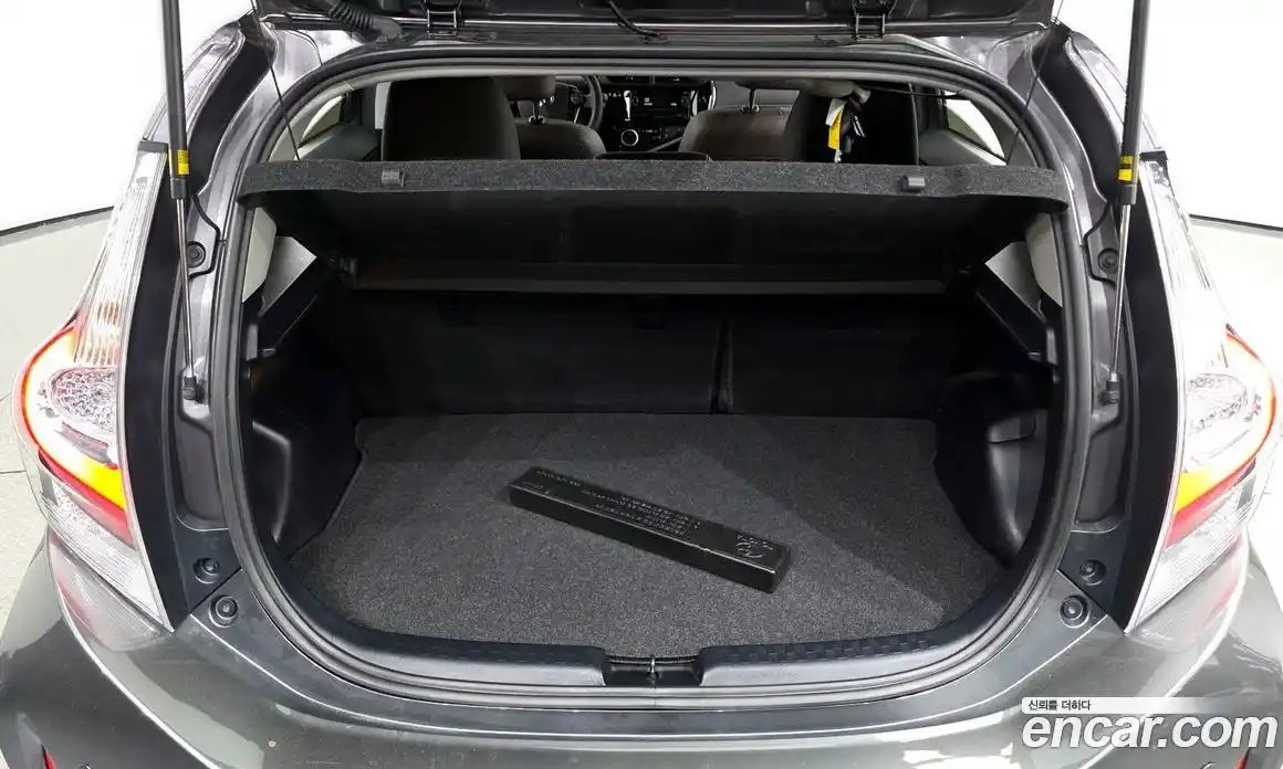 Toyota Prius 2018 1.5 Автомат в Москве № 155650, фото 20