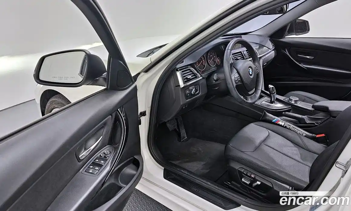 BMW 3-Series 2018 2.0 Автомат в Москве № 157993, фото 13