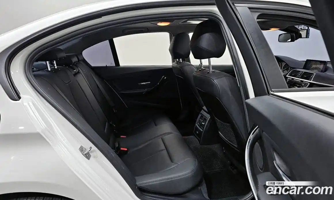 BMW 3-Series 2018 2.0 Автомат в Москве № 157993, фото 15