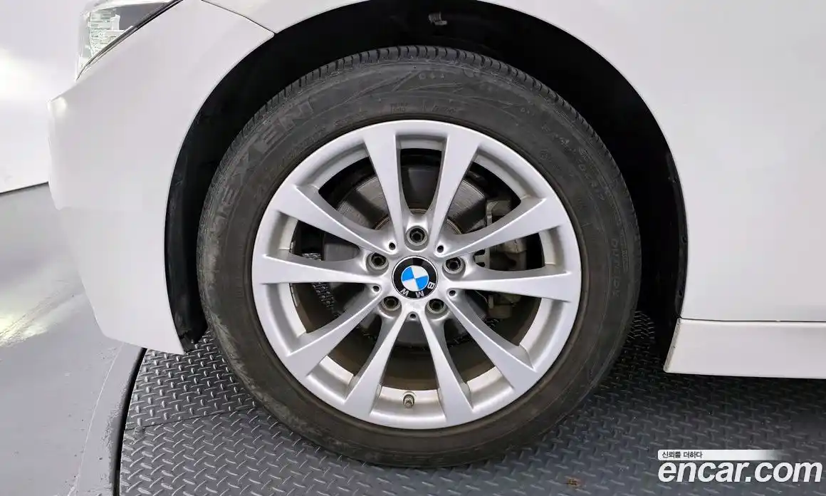 BMW 3-Series 2018 2.0 Автомат в Москве № 157993, фото 20