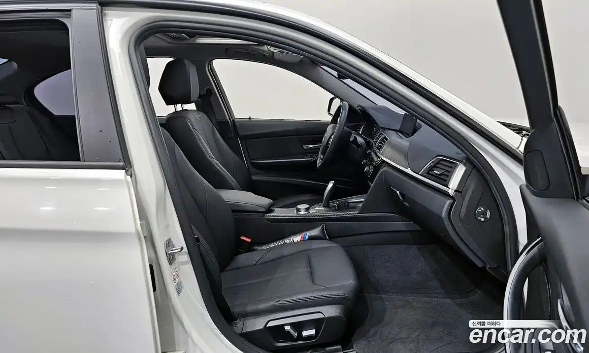 BMW 3-Series 2018 2.0 Автомат в Москве № 157993, фото 9