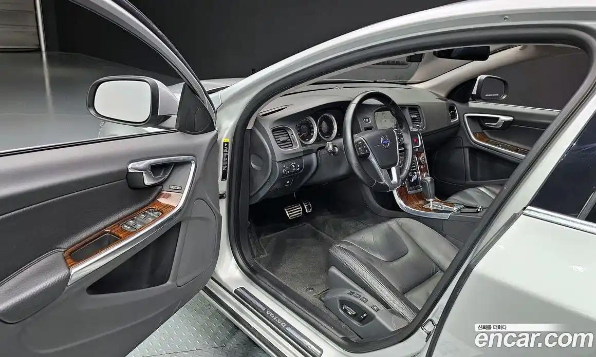 Volvo S60 2011 2.4 Автомат в Москве № 158156, фото 3