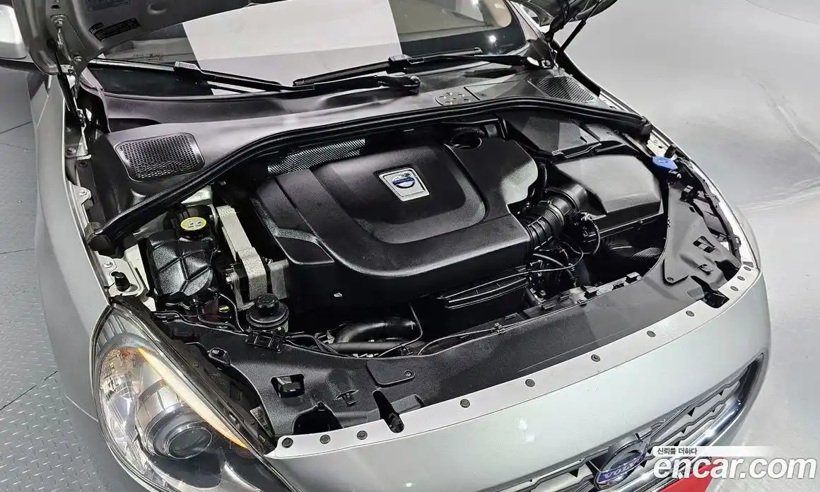 Volvo S60 2011 2.4 Автомат в Москве № 158156, фото 5