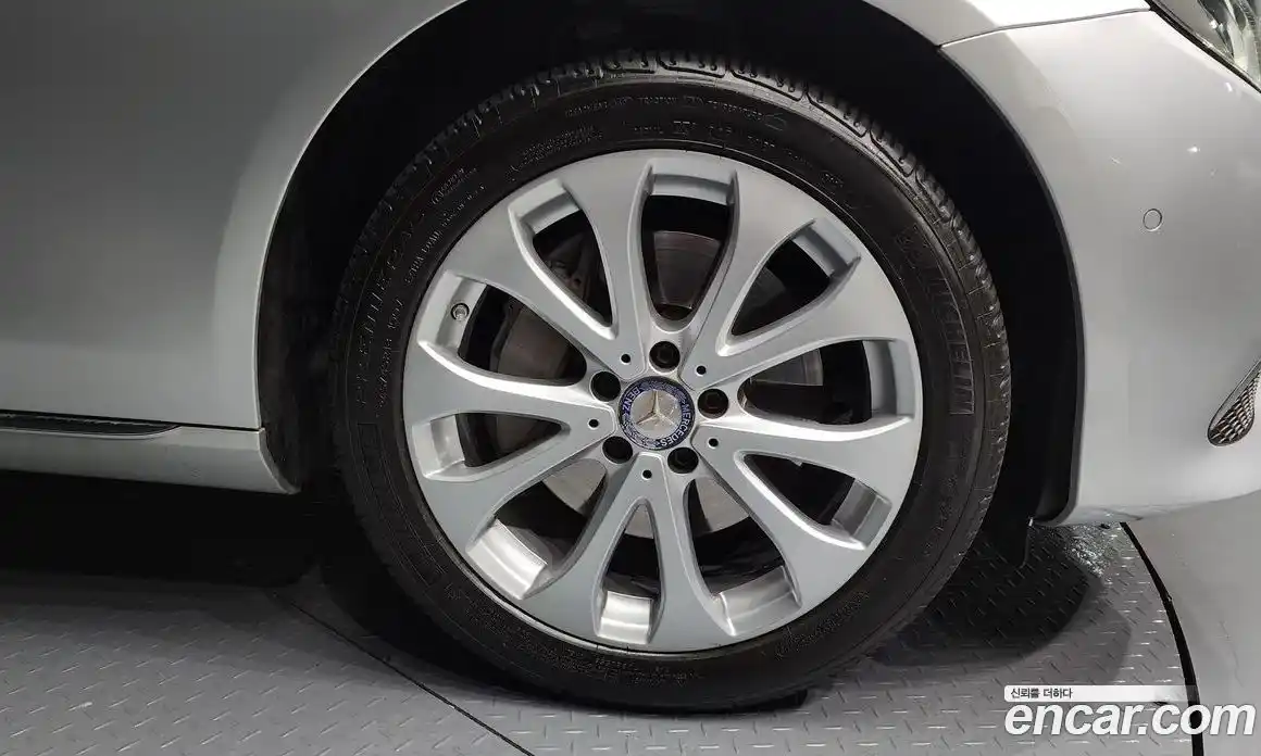 Mercedes-Benz E-Class 2017 2.0 Автомат в Москве № 159769, фото 15