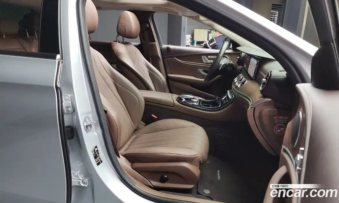 Mercedes-Benz E-Class 2017 2.0 Автомат в Москве № 159769, фото 17