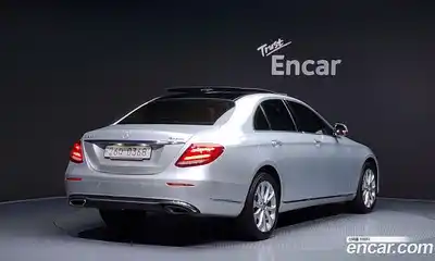 Mercedes-Benz E-Class 2017 2.0 Автомат в Москве № 159769, миниатюра 3