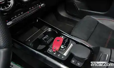 Mercedes-Benz GLB-Class 2022 2.0 Автомат в Москве № 160365, миниатюра 8