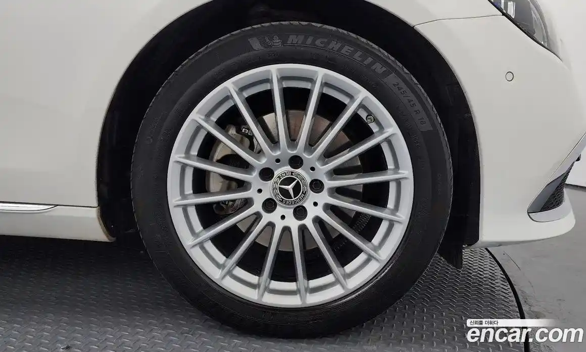 Mercedes-Benz E-Class 2021 2.0 Автомат в Москве № 160708, фото 5