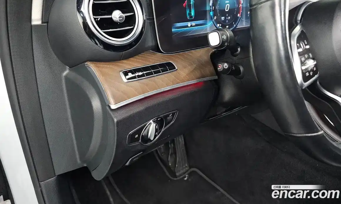 Mercedes-Benz E-Class 2019 2.0 Автомат в Москве № 161002, фото 16