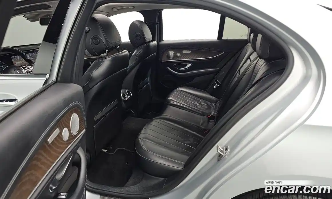 Mercedes-Benz E-Class 2019 2.0 Автомат в Москве № 161002, фото 9