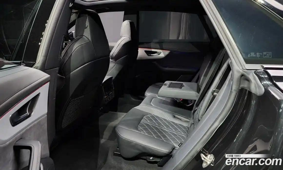 Audi Q8 2023 3.0 Автомат в Москве № 162654, фото 4