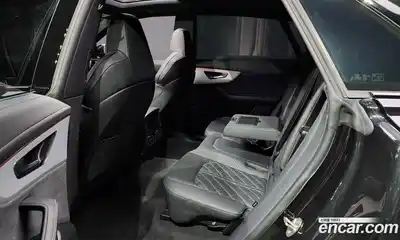 Audi Q8 2023 3.0 Автомат в Москве № 162654, миниатюра 4