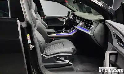 Audi Q8 2023 3.0 Автомат в Москве № 162654, миниатюра 8