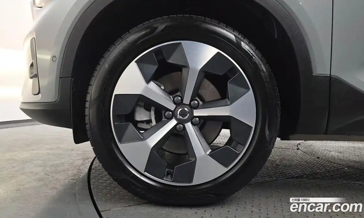 Volvo XC40 2025 2.0 Автомат в Москве № 164216, фото 3