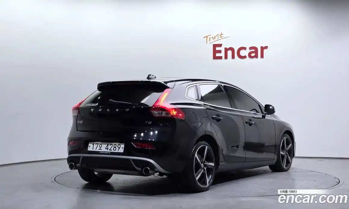 Volvo V40 2015 2.0 Автомат в Москве № 164415, фото 16