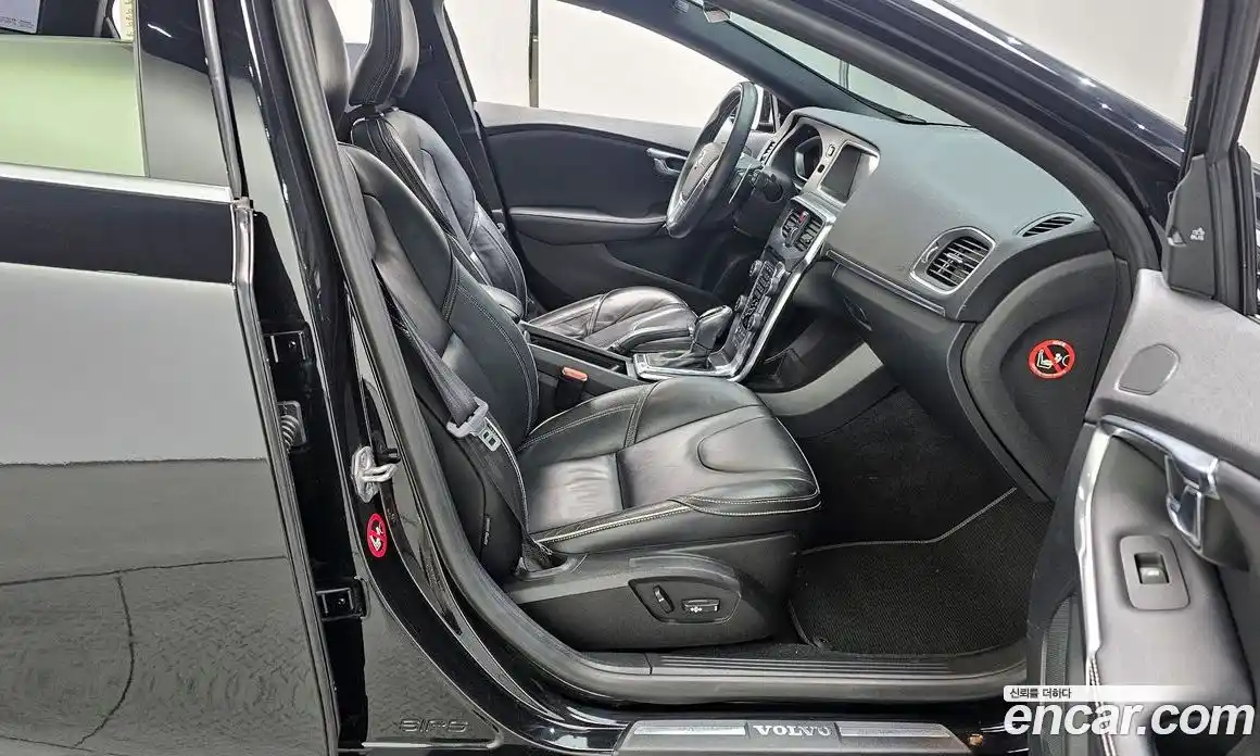 Volvo V40 2015 2.0 Автомат в Москве № 164415, фото 10