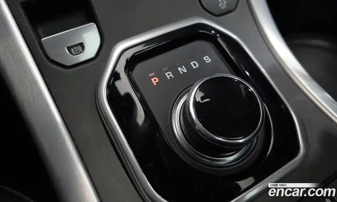 Land Rover Range-Rover Evoque 2018 2.0 Автомат в Москве № 166349, фото 14