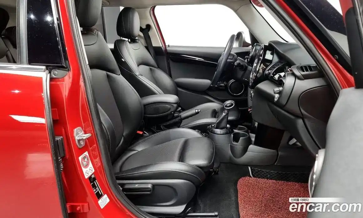 Mini Cooper 2016 1.5 Автомат в Москве № 167198, фото 11