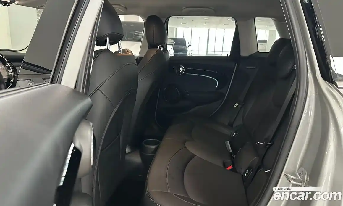 Mini Cooper 2024 1.5 Автомат в Москве № 167376, фото 11