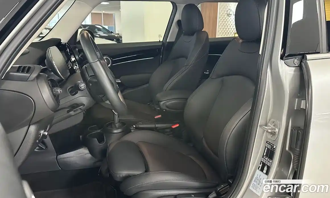 Mini Cooper 2024 1.5 Автомат в Москве № 167376, фото 10