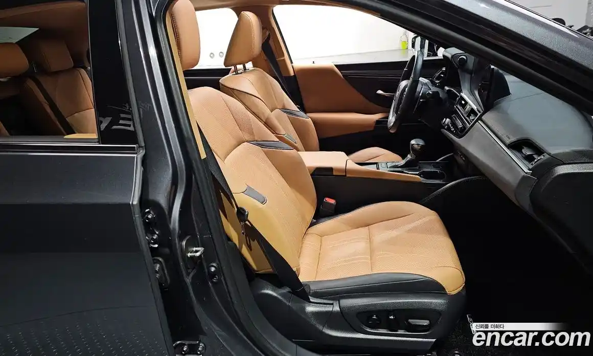 Lexus ES 2023 2.5 Автомат в Москве № 168161, фото 14