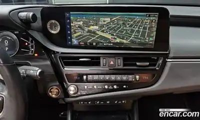 Lexus ES 2023 2.5 Автомат в Москве № 168161, миниатюра 2