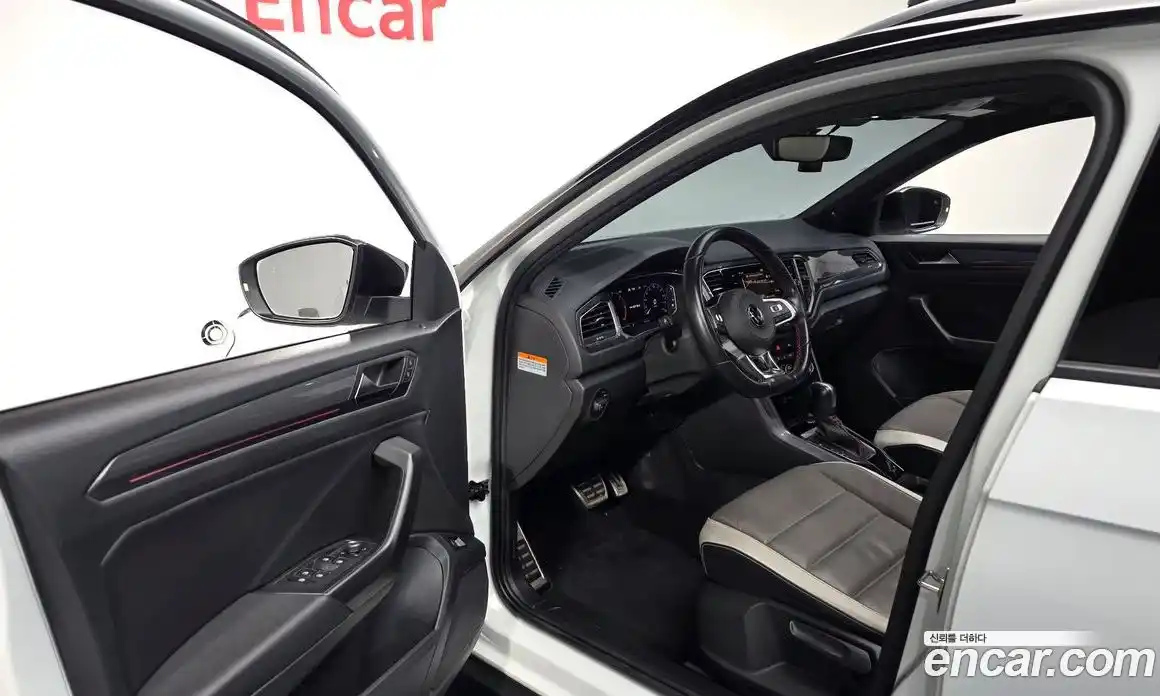 Volkswagen T-Roc 2022 2.0 Автомат в Москве № 169079, фото 12