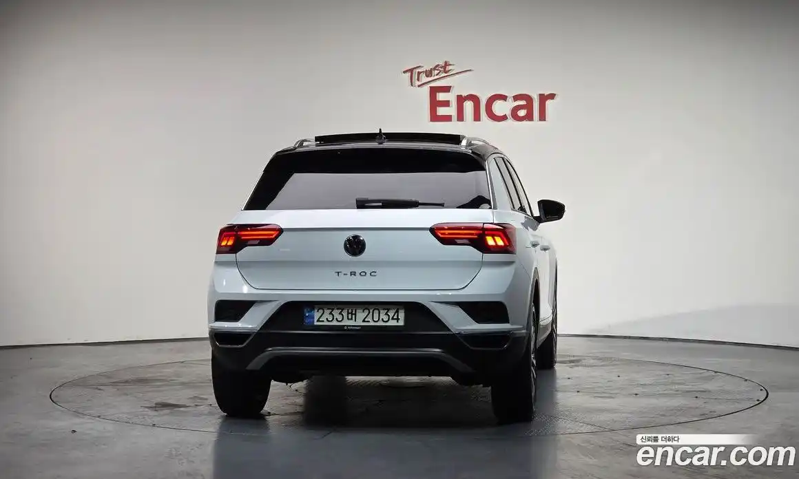 Volkswagen T-Roc 2022 2.0 Автомат в Москве № 169079, фото 4