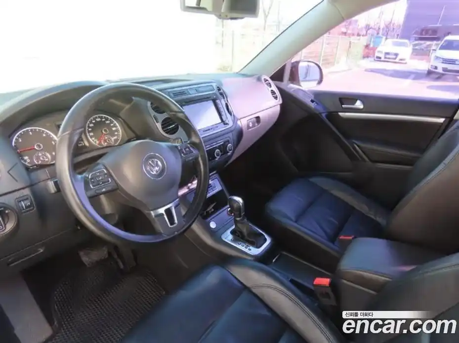 Volkswagen Tiguan 2015 2.0 Автомат в Москве № 169282, фото 18