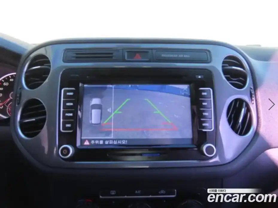 Volkswagen Tiguan 2015 2.0 Автомат в Москве № 169282, фото 19