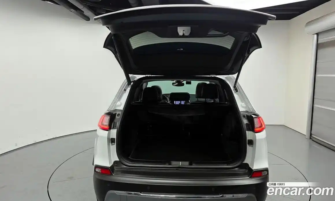 Jeep Cherokee 2021 2.4 Автомат в Москве № 169501, фото 20