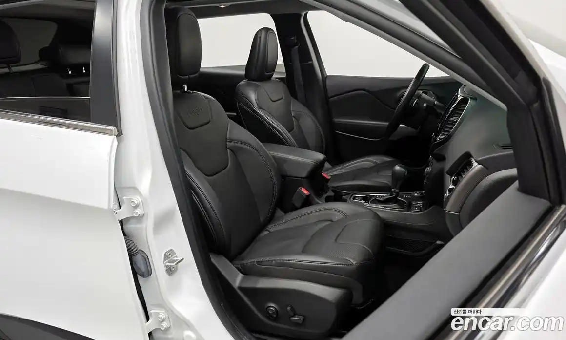 Jeep Cherokee 2021 2.4 Автомат в Москве № 169501, фото 10