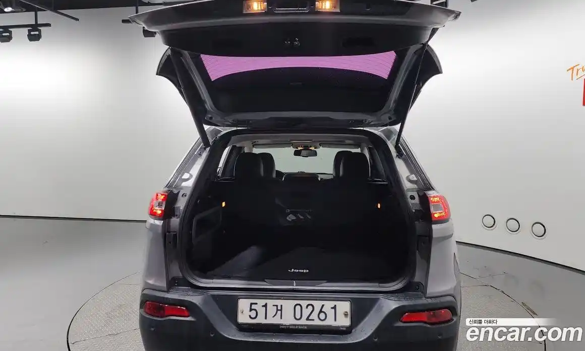 Jeep Cherokee 2016 2.2 Автомат в Москве № 169900, фото 12