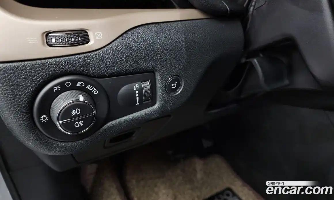 Jeep Cherokee 2016 2.2 Автомат в Москве № 169900, фото 4