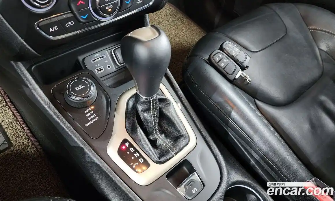 Jeep Cherokee 2016 2.2 Автомат в Москве № 169900, фото 6