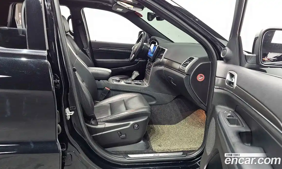 Jeep Cherokee 2018 3.6 Автомат в Москве № 169906, фото 11