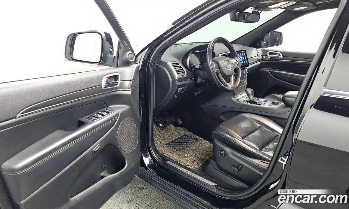 Jeep Cherokee 2018 3.6 Автомат в Москве № 169906, фото 10