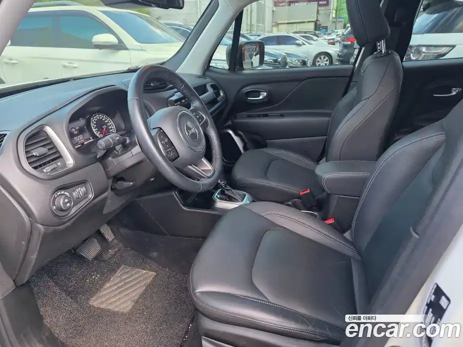 Jeep Renegade 2021 2.4 Автомат в Москве № 169941, фото 8