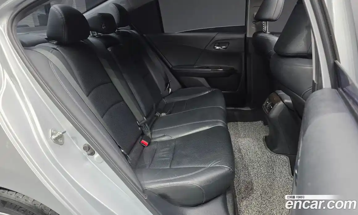 Honda Accord 2013 2.4 Автомат в Москве № 170646, фото 19