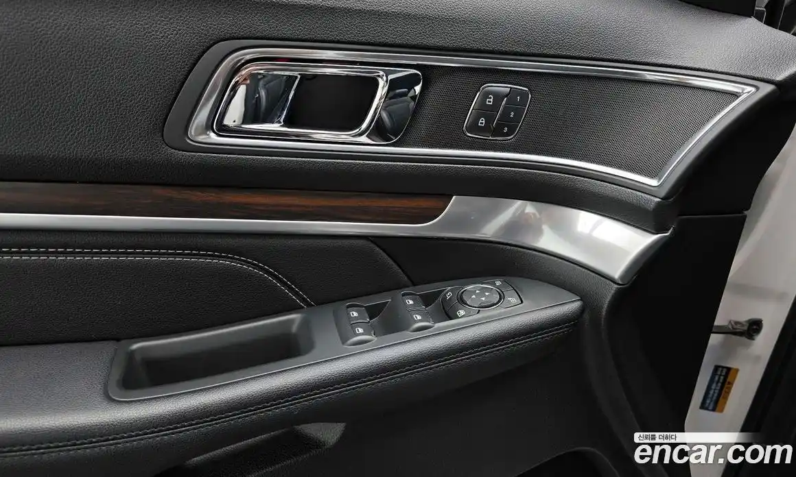 Ford Explorer 2017 2.3 Автомат в Москве № 170914, фото 18