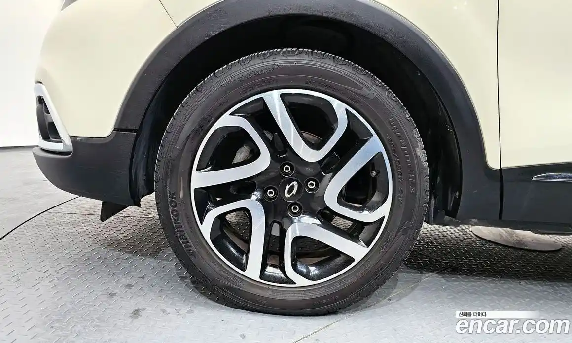 Renault QM3 2015 1.5 Автомат в Москве № 181487, фото 5