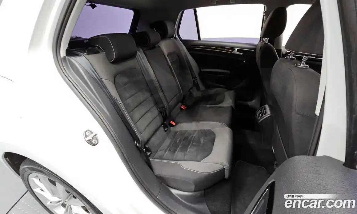 Volkswagen Golf 2014 1.6 Автомат в Москве № 185746, фото 11