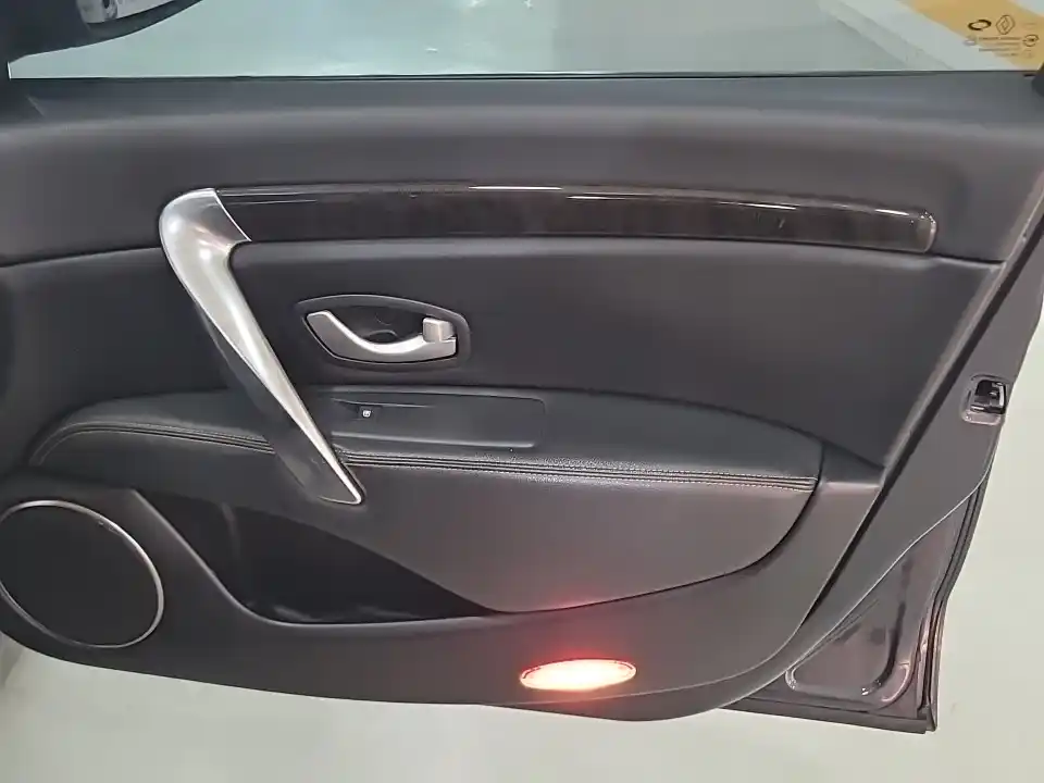 Renault SM7 2012 2.5 Автомат в Москве № 186354, фото 17